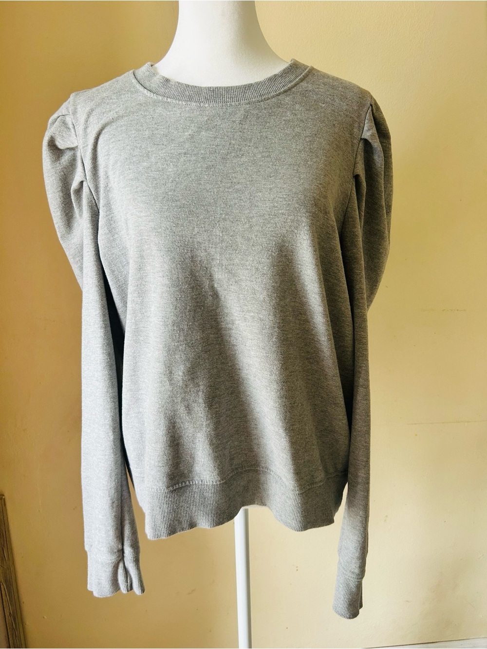 100% cotton RD style Classic Gray Puff-Sleeve Sweatshirt - Women's Top medium